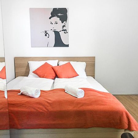 Lovely 2Br Shared Apartment, Enkplatz U3, 15Min To Center Vienna Exterior photo