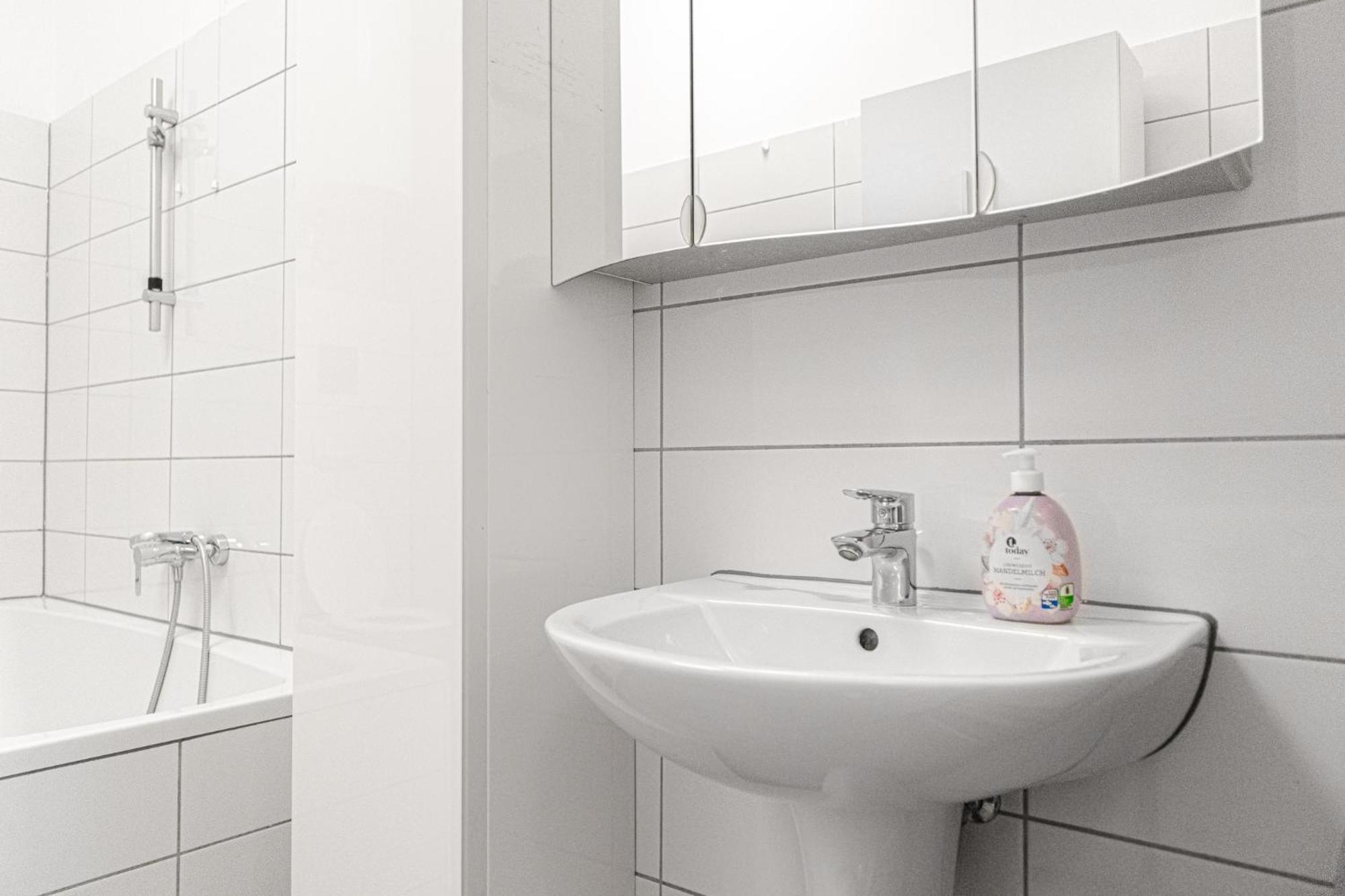 Lovely 2Br Shared Apartment, Enkplatz U3, 15Min To Center Vienna Exterior photo